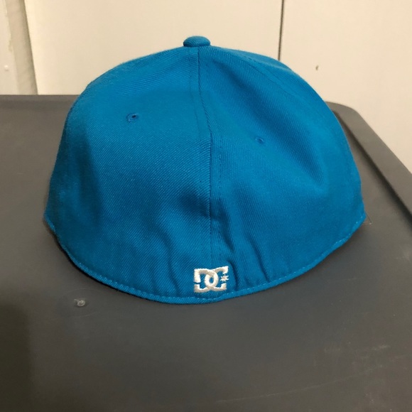 DC 210 Fitted Hat - Picture 2 of 3
